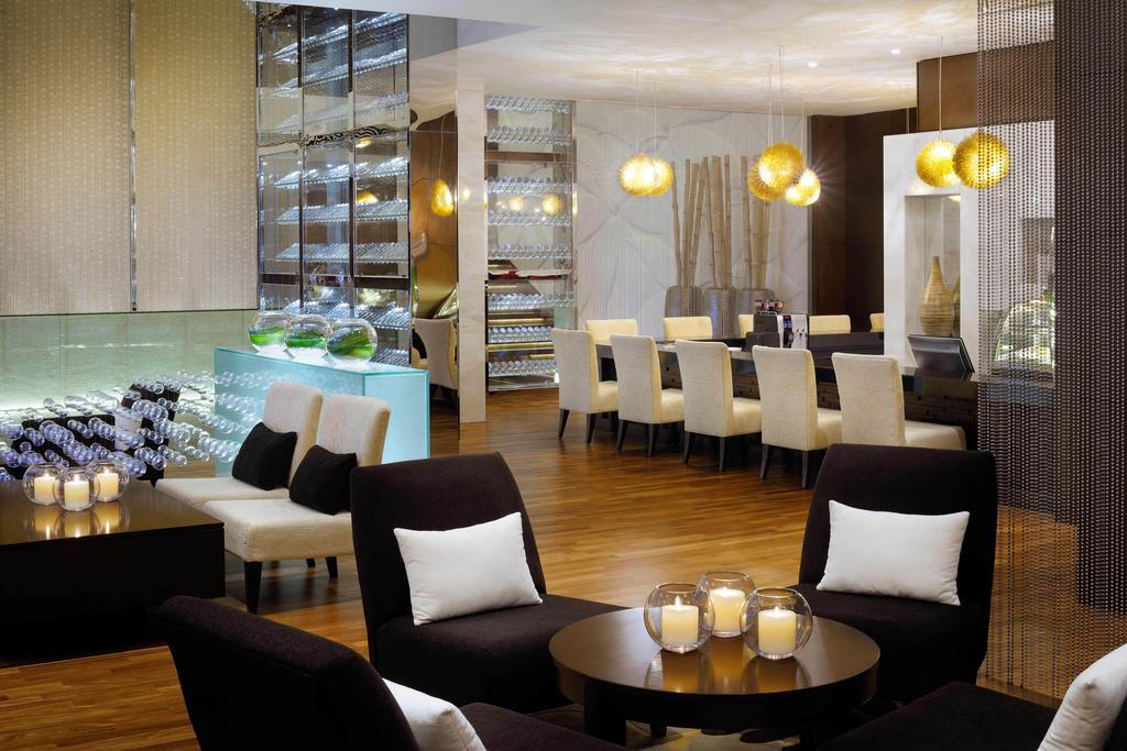 Asiana Hotel Dubaj Exteriér fotografie The Lounge at the airport