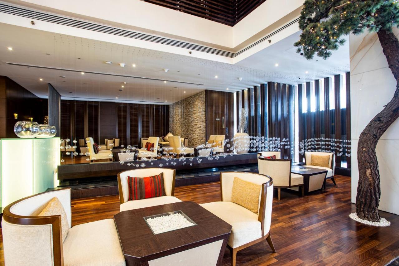 Asiana Hotel Dubaj Exteriér fotografie The lobby of the hotel