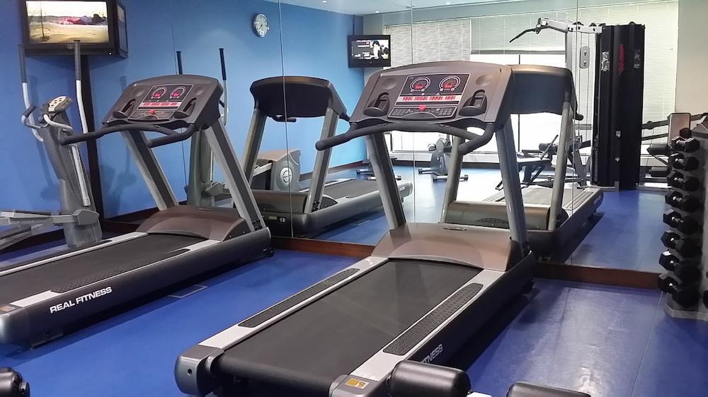 Asiana Hotel Dubaj Exteriér fotografie Treadmills