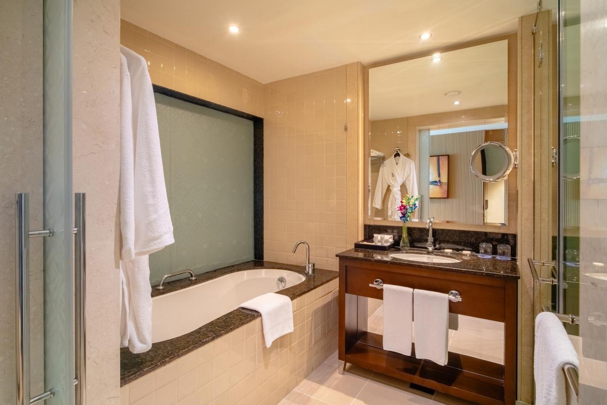 Asiana Hotel Dubaj Exteriér fotografie A bathroom in a hotel